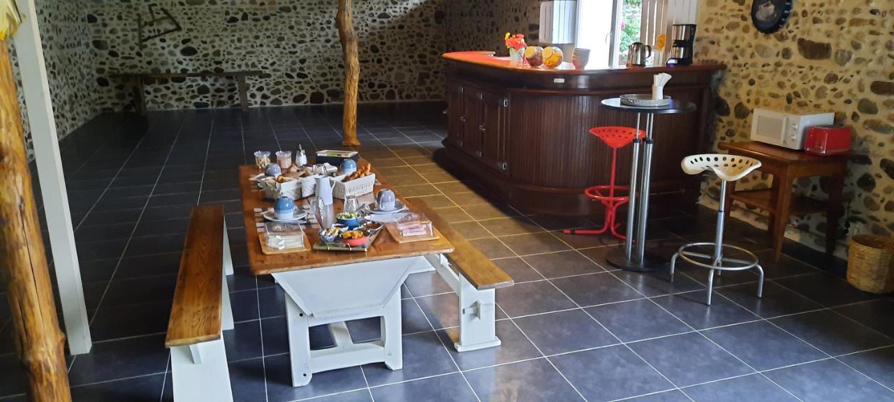 La Ferme Aux Fleurs Bed & Breakfast Ossun Bagian luar foto