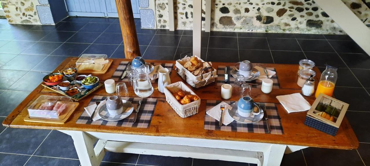 La Ferme Aux Fleurs Bed & Breakfast Ossun Bagian luar foto